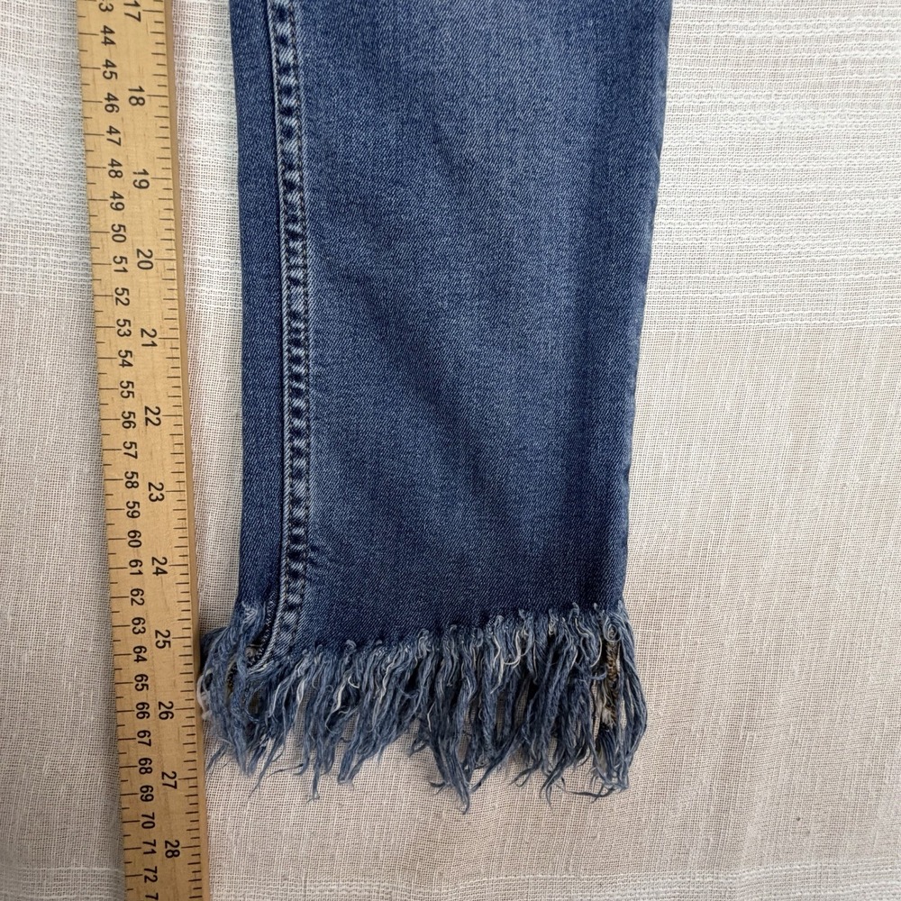 Free People Distressed Frayed Women's Ankle Jeans Sz 29 Ripped Knee Raw Hem - Picture 6 of 8